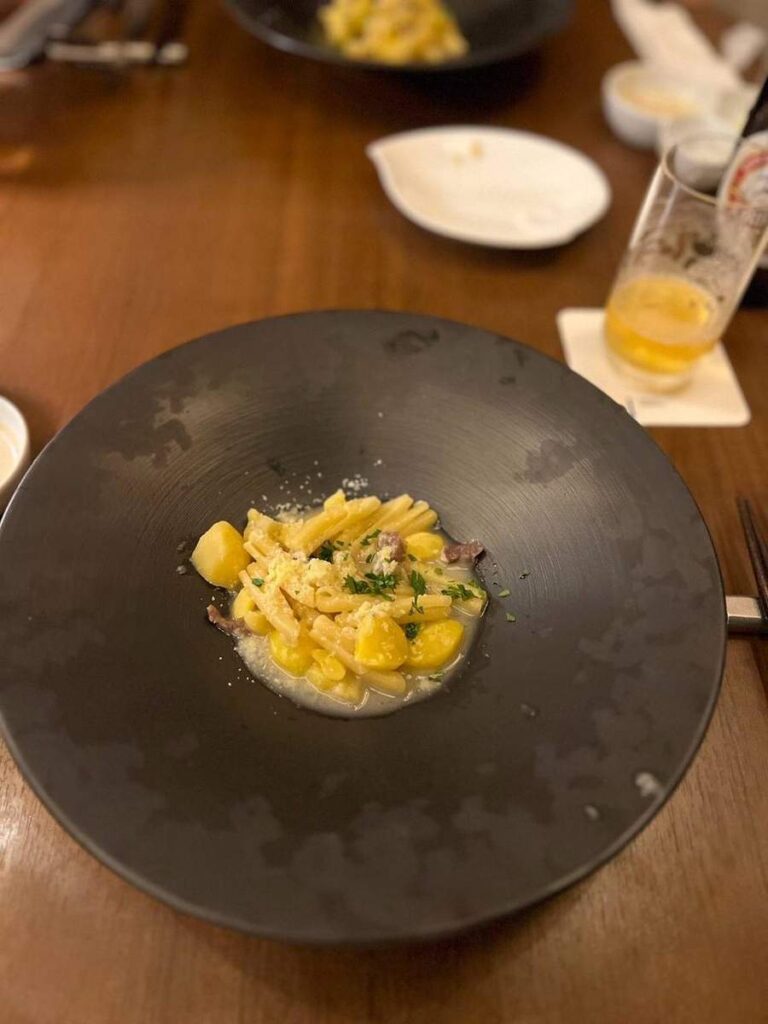 夕食コースの箱根山麓豚のパンチェッタと栗のラグー